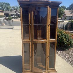 Beautiful !! Vintage Wood Glass  Curio Display Cabinet (Read Description)