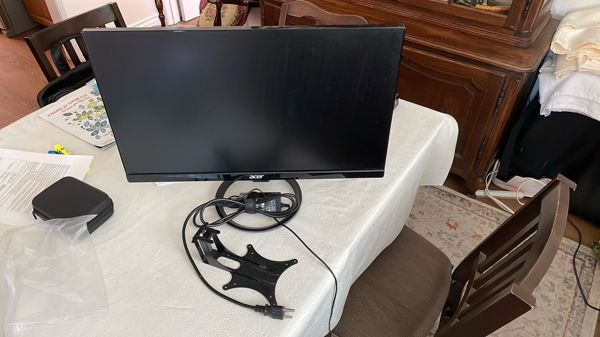 Acer R240HY 23”~ Monitor