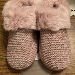 Néw LC Lauren Conrad Faux Fur Pink Sweater slippers size 7-8