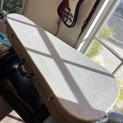 Mark Leaf fiberglass dreadnought case like Calton