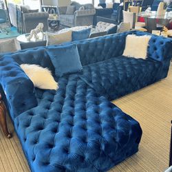Tufted Sectional
