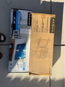 FULL-MOTION WALL MOUNT