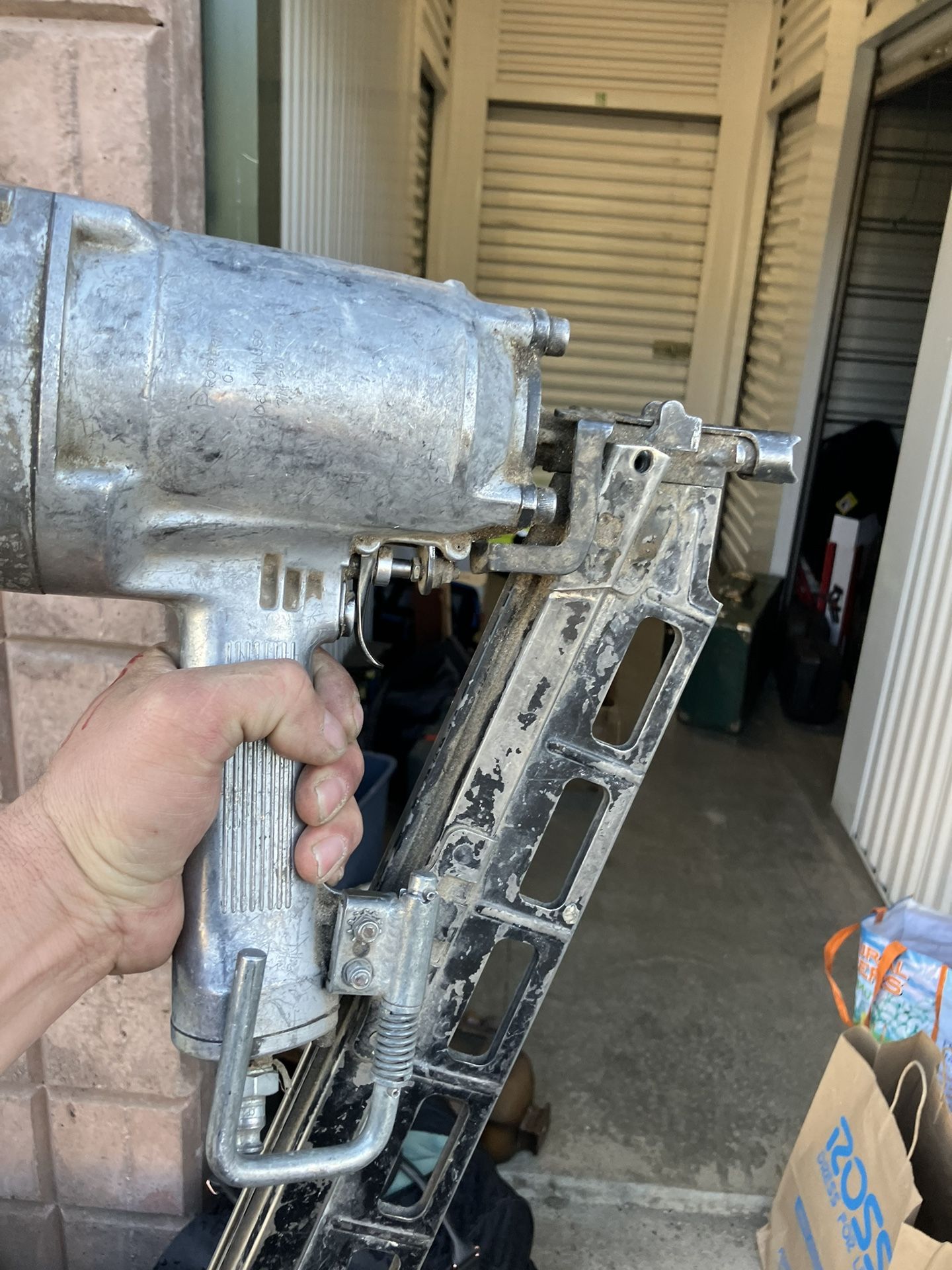 Air nailer