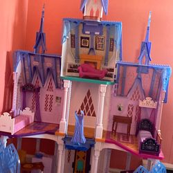 “Rare” Frozen Disney Ultimate Arendelle Castle