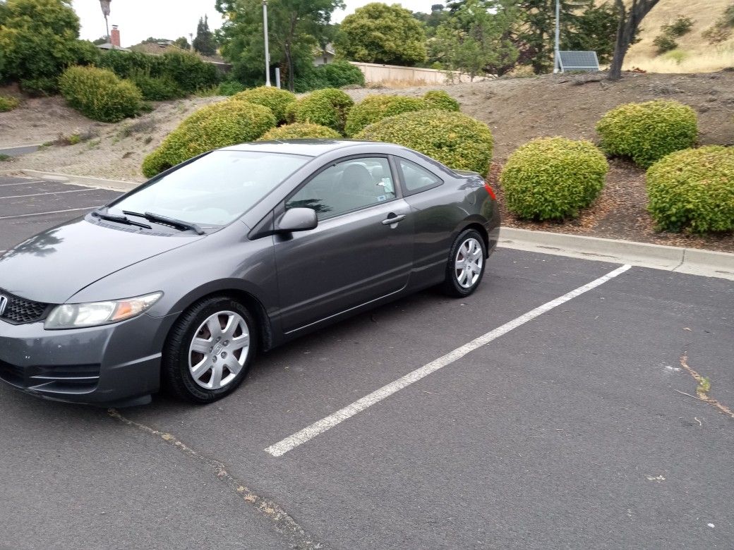 2010 Honda Civic LX Automatic 2 Door Very Good Cond 131K