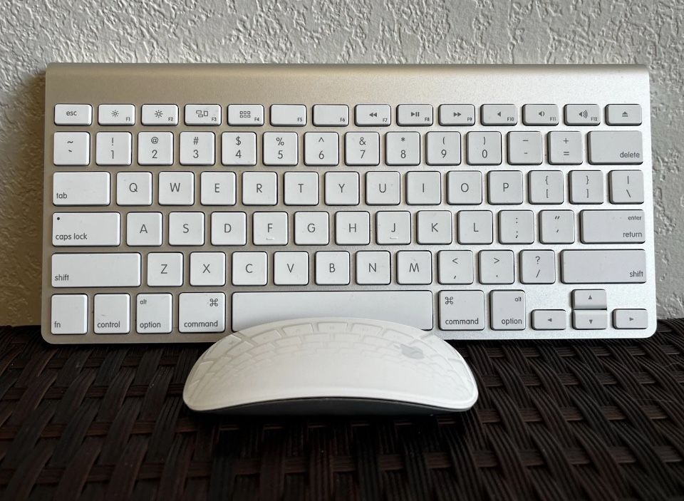 Apple Wireless Keyboard A1314 & Magic Mouse A1296 – Bluetooth Mac Bundle Set