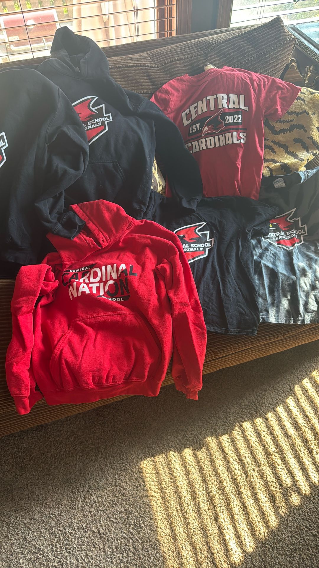 Lemont Central School - Kids Clothing