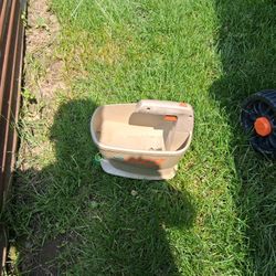 Battery Powerd Spreader 