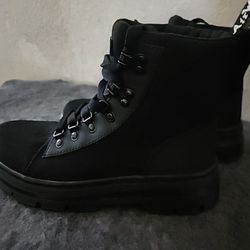 Dr Martens Airwave Comb Womens Combat Boots Size 7 US Black