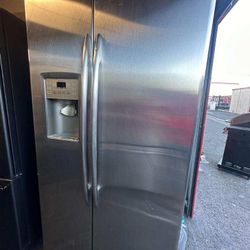 GE COUNTER DEPTH STAINLESSS STEEL REFRIGERATOR HAS ONE SCRATCHE 