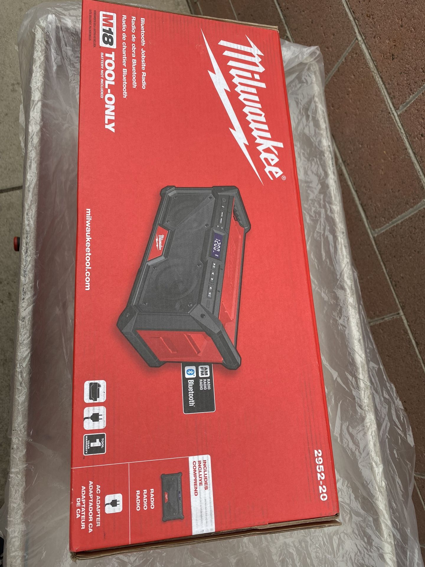 New Milwaukee Bluetooth Speakers 🔊 And Radio M18 