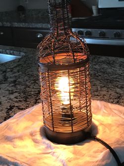 Wire Bottle Table Lamp with Edison Bulb