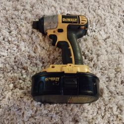 Dewalt 1/4 Inch Impact Drill