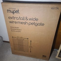 Extra Tall & Wide Wire Mesh Dog Gate