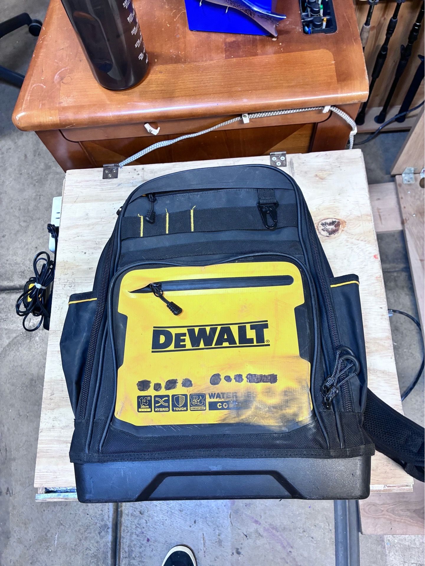 Dewalt heavy duty back pack tool bag