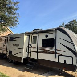 2014 Laredo 33Ft Travel Trailer w/3Slides