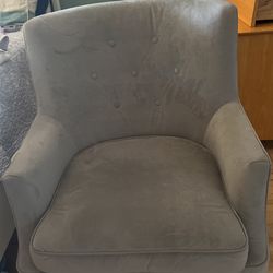 Un    Sillón  Muy Cómodo    Poco Usado  