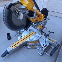 12" Dewalt cordless compound miter saw