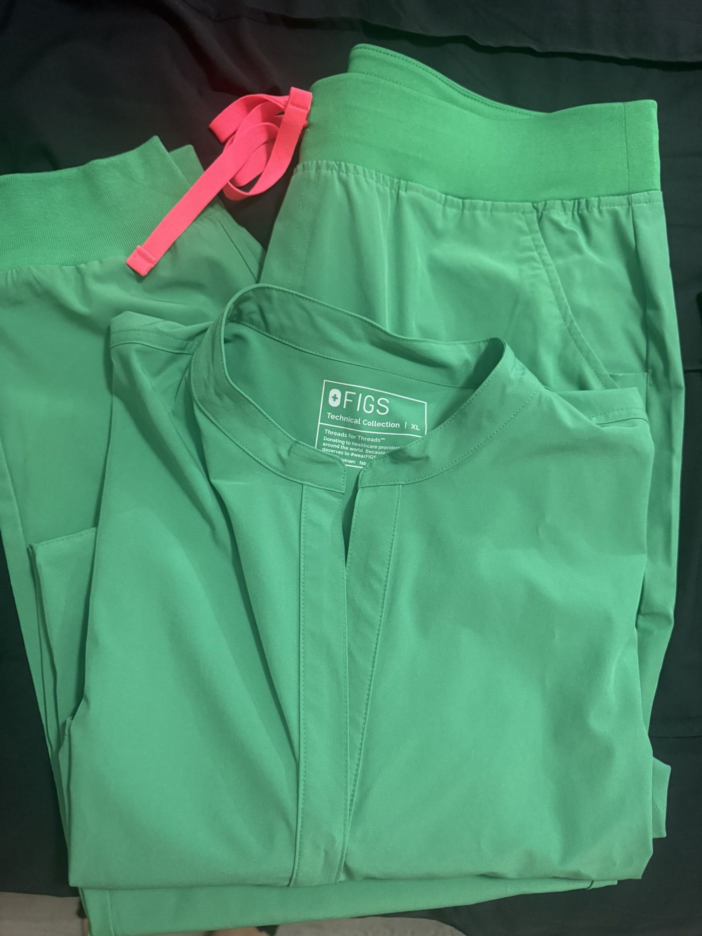 Figs scrubs