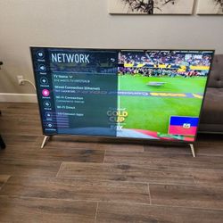 70 Inch LG TV Works Good With Wall Mount.