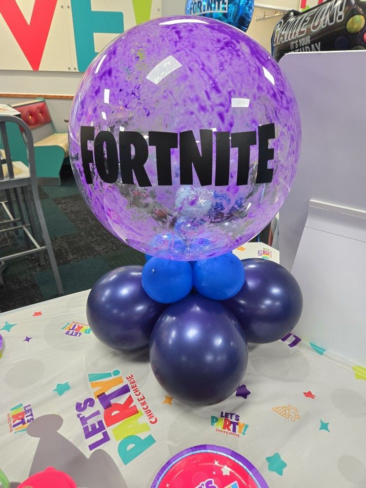 Custom Table Centerpieces – Fortnite Theme & More! 🎈