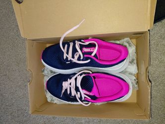 Girls size 4 shoe