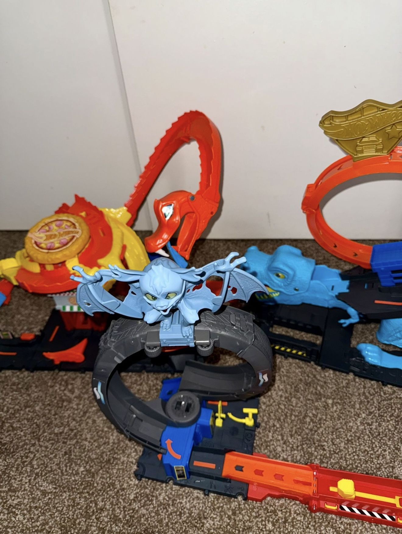 HOT WHEELS