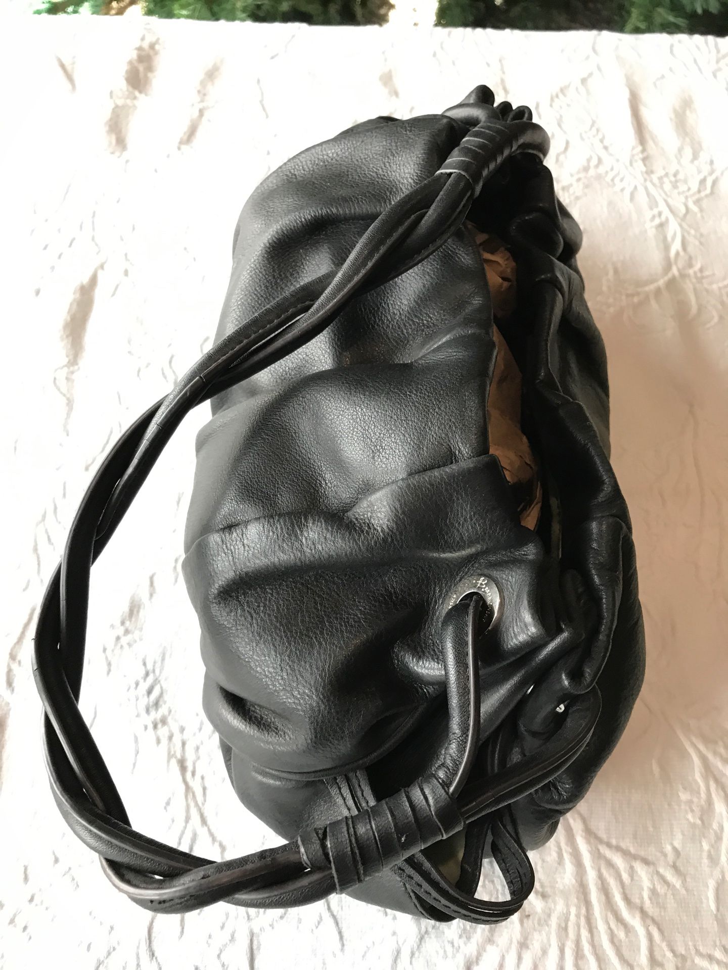 B Makowsky leather purse