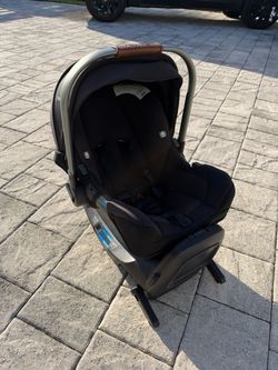 Nuna Pipa Car Seat with Base