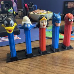 Set of 5 different vintage Pez dispensers w/ no feet Pez display stand included!