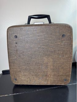 1950's ROYAL Quiet De Luxe Beige Manual Portable Typewriter With Case and Manual