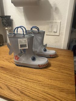 Shark Rain Boots Kids Size 10