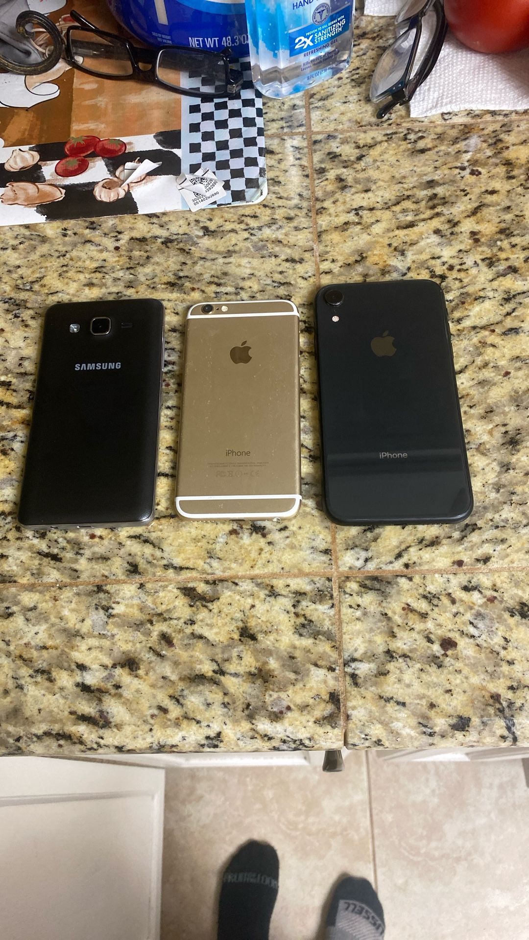 iPhones/old Samsung
