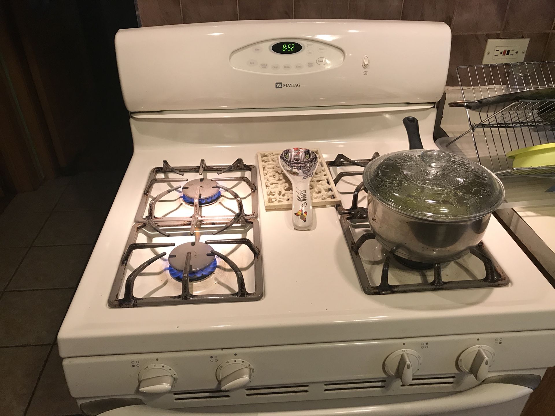 Gas stove Maytag for Sale in Chicago, IL OfferUp