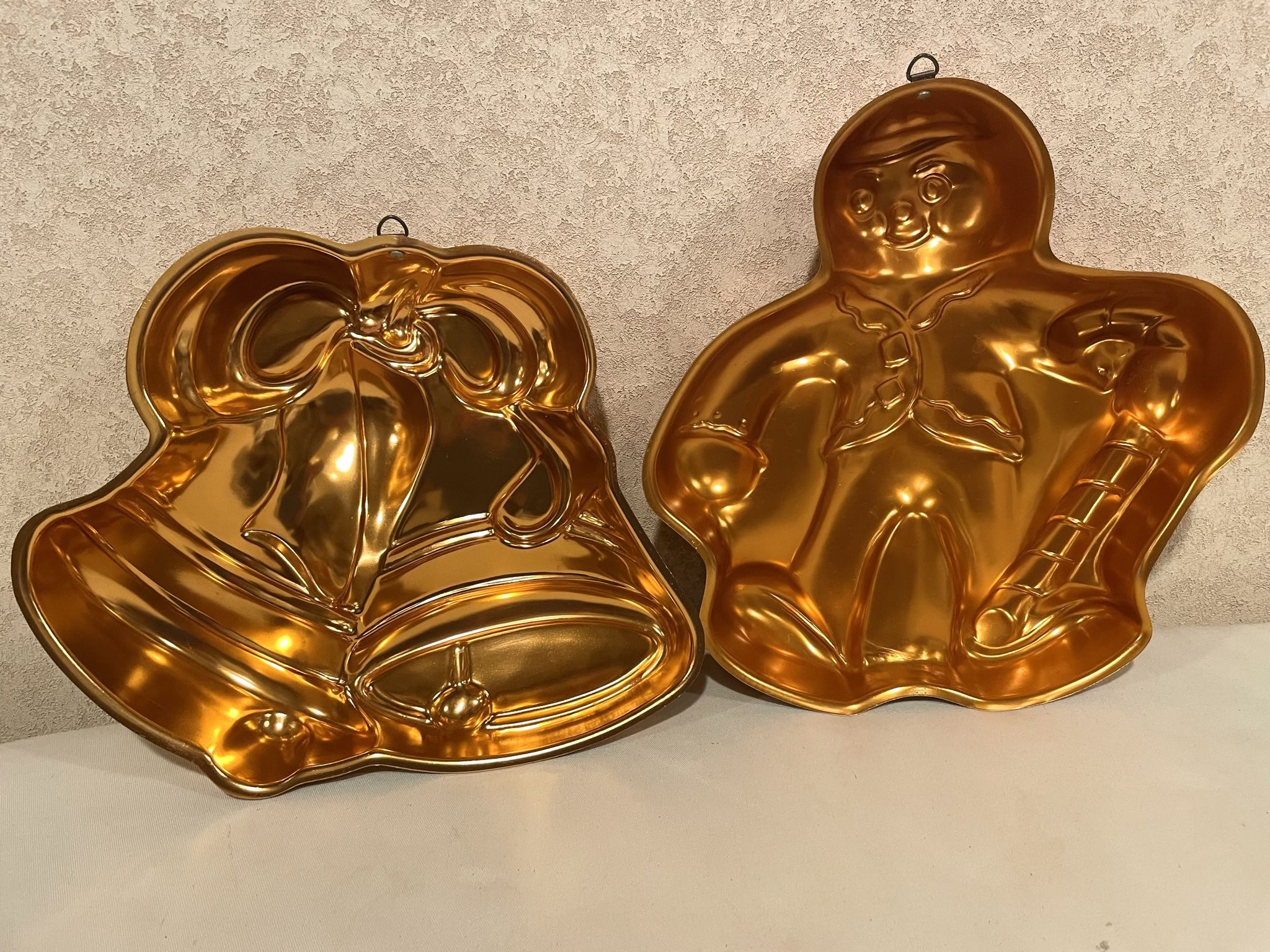 2 Christmas Cake Baking Molds - Plus 2 Others