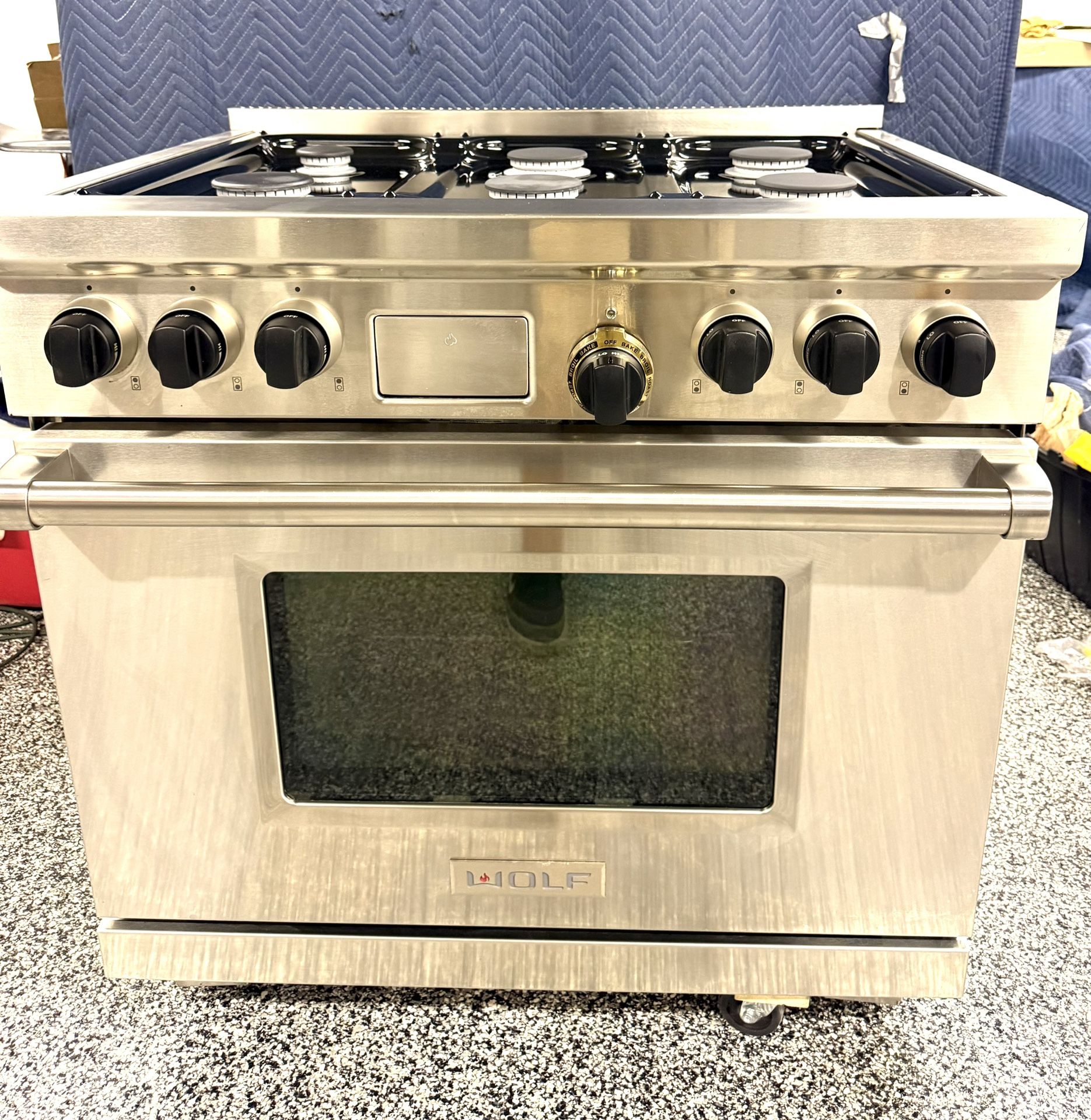 Wolf 36” dual fuel Range