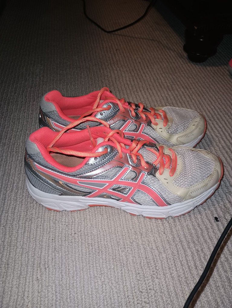 ASICS GEL (8.5)
