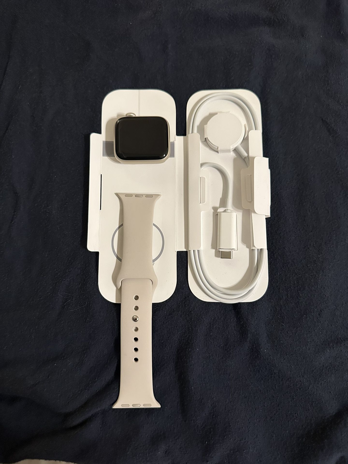 Apple Watch SE 40mm (1st Gen) Silver Aluminum Brand New!!! (Negotiable)*