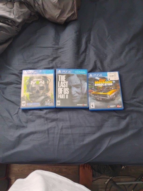 PlayStation 4 With Good Controller And 3 Games Along With It. READ DESCRIPTION