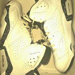 Jordan 6's Size 9.5