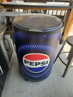 Vintage Paul Flum Ideas Inc. The Iceman Cooler - Large PEPSI Soda Drink