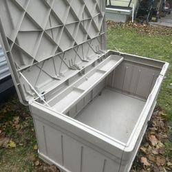 Suncast XXL Storage Deck 129 Gallon 