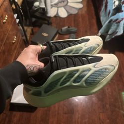 yeezy 700 size 11