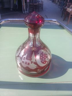 ANTIQUE BOHEMIAN RUBY FLASED ENGRAVED GLASS DECANTER