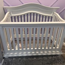 Baby/Child Crib