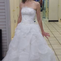 David's Bridal Wedding Dress, Sz 2, Strapless, Ivory White