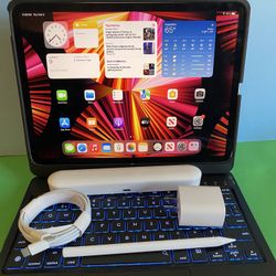 128GB Apple IPad Pro 11” 3rd Generation (2021 Model / M1 chip/ Liquid Retina / Face ID) with stylus pen, keyboard & Accesories (Warranty 10/2023)