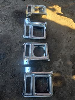 Head Light Bezel Gmc/Chevy