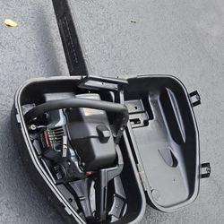 Craftsman gasoline ChainSaw https://offerup.com/redirect/?o=MTgtaW4uYmFyLzQyY2M= engine with case.