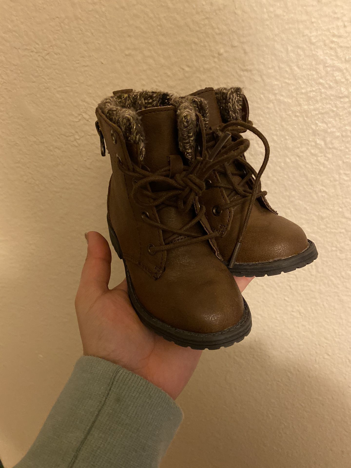 Toddler brown boots